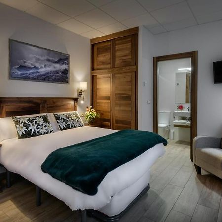 Hostal Bosque De Gamueta Ансо Екстер'єр фото