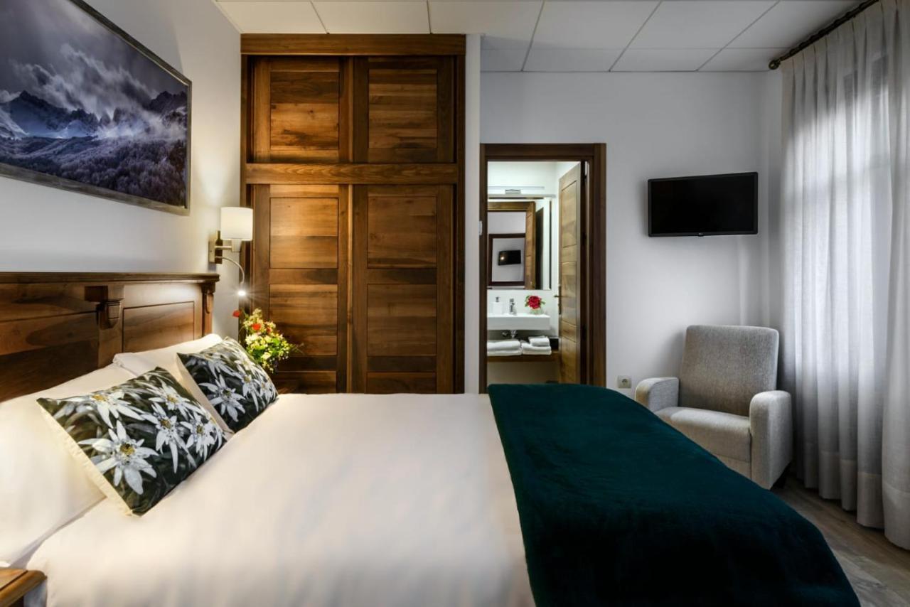 Hostal Bosque De Gamueta Ансо Екстер'єр фото